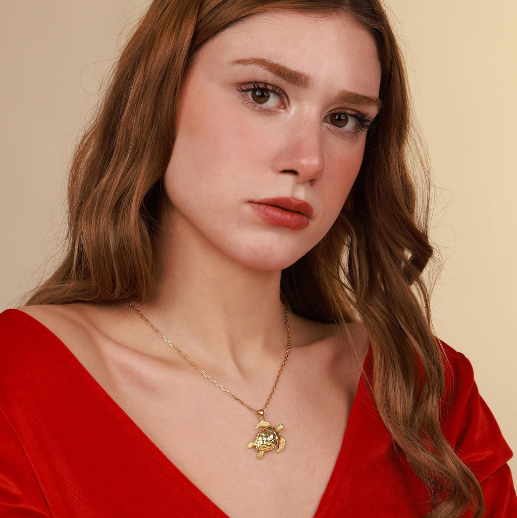 Sea turtle necklace in gold plated - EternityPieces