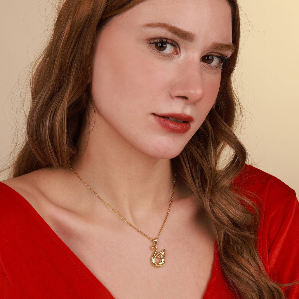 Swan necklace in gold plated - EternityPieces
