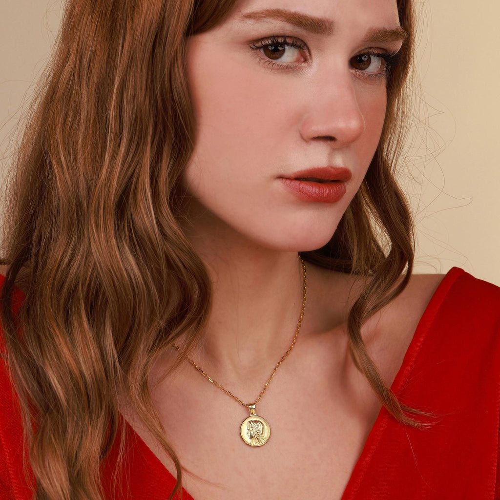 Mother Mary necklace in gold plated - EternityPieces