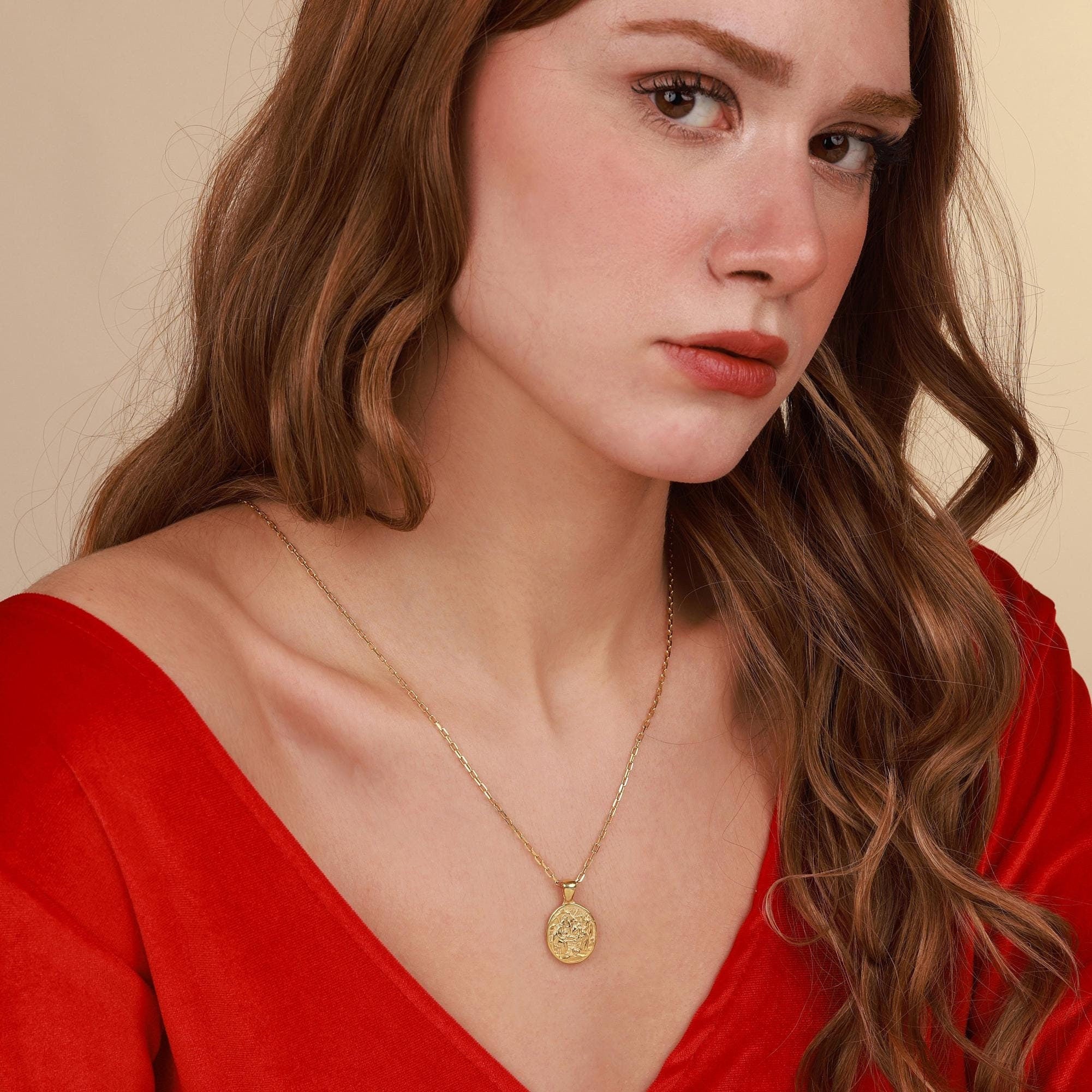 Birth of Jesus medallion necklace in gold plated - EternityPieces