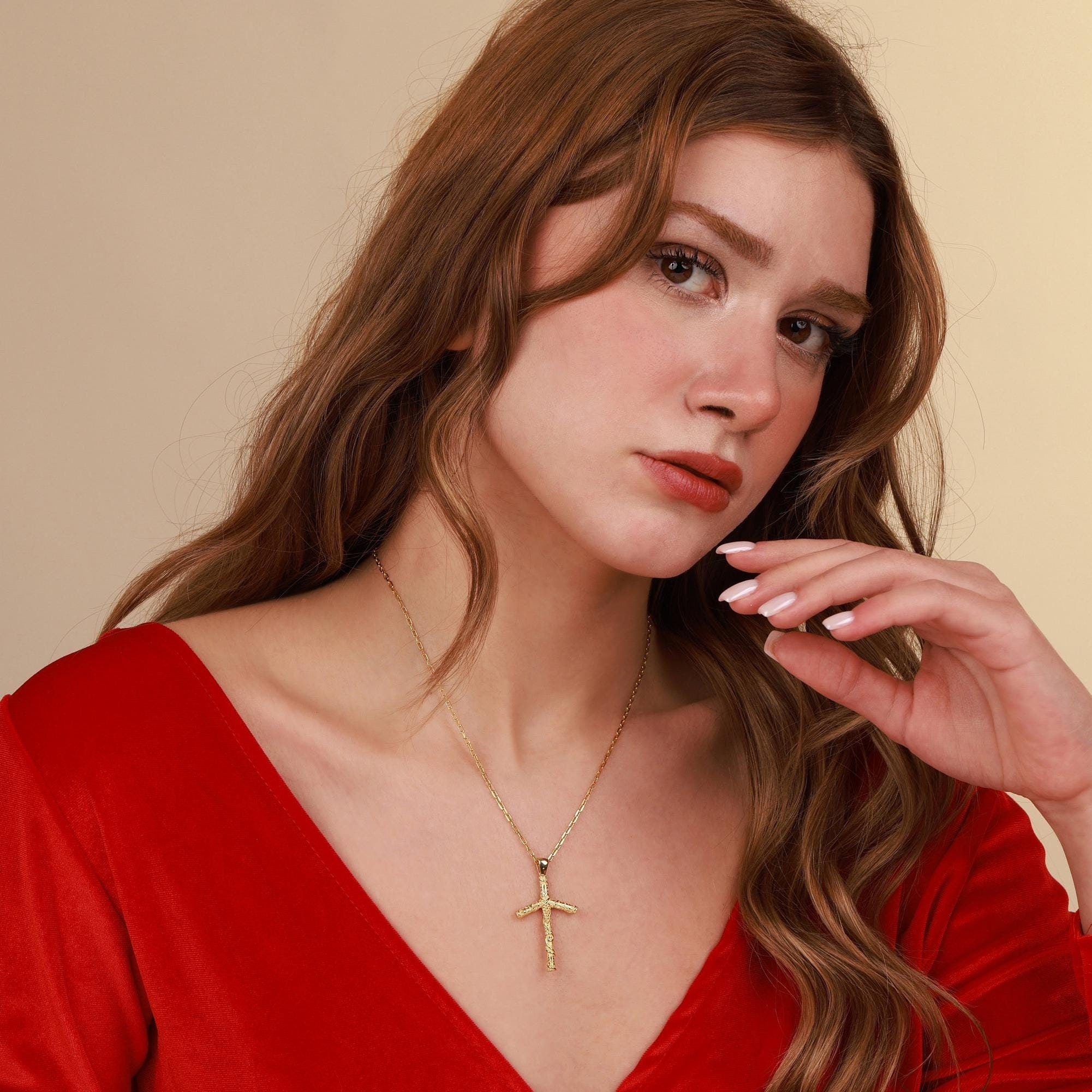Grapevine cross necklace in gold plated - EternityPieces