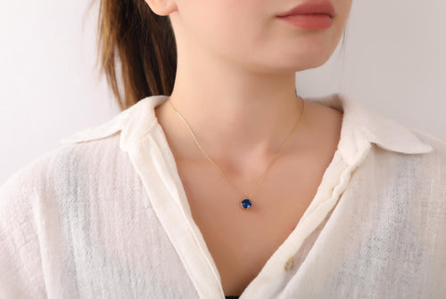 Blue sapphire necklace in 14K gold - EternityPieces