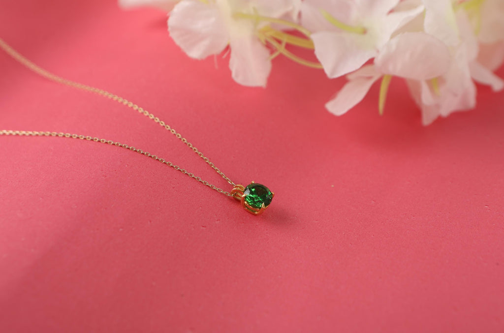 Emerald necklace in 14K rose gold - EternityPieces
