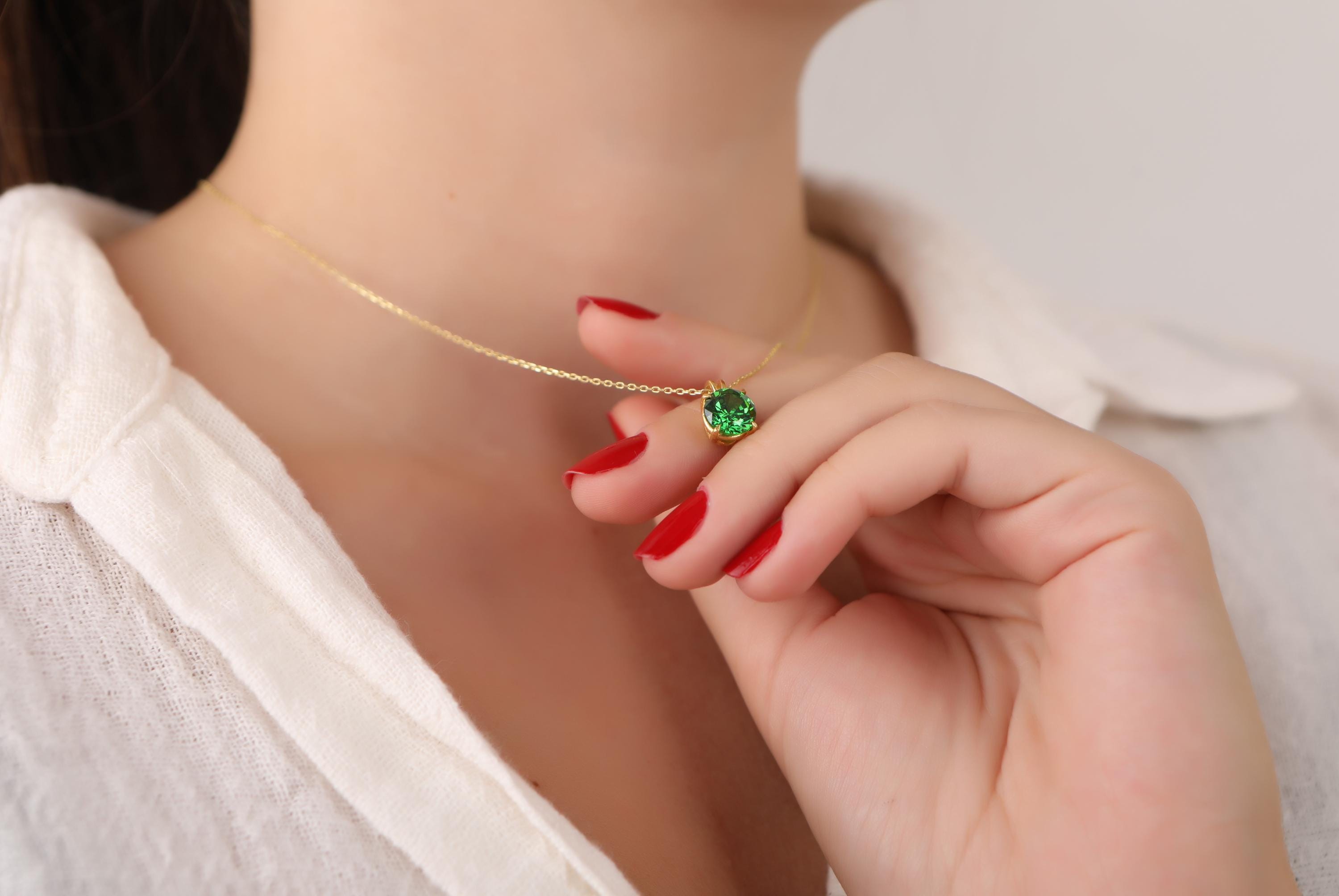 Emerald necklace in 14K rose gold - EternityPieces