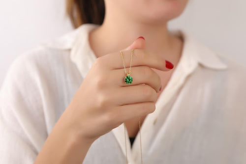 Emerald necklace in 14K rose gold - EternityPieces