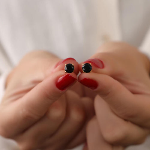 Black onyx stud earrings set in gold - EternityPieces