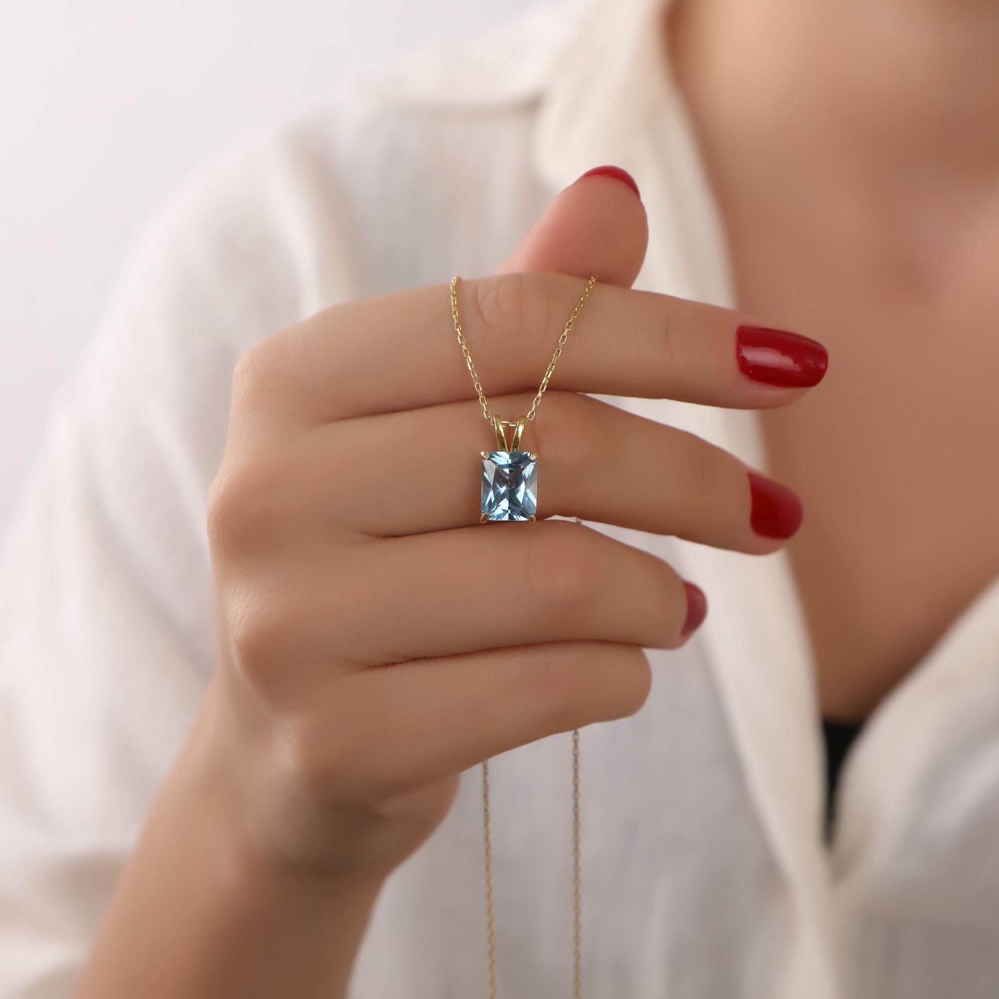 Radiant cut aquamarine necklace - EternityPieces