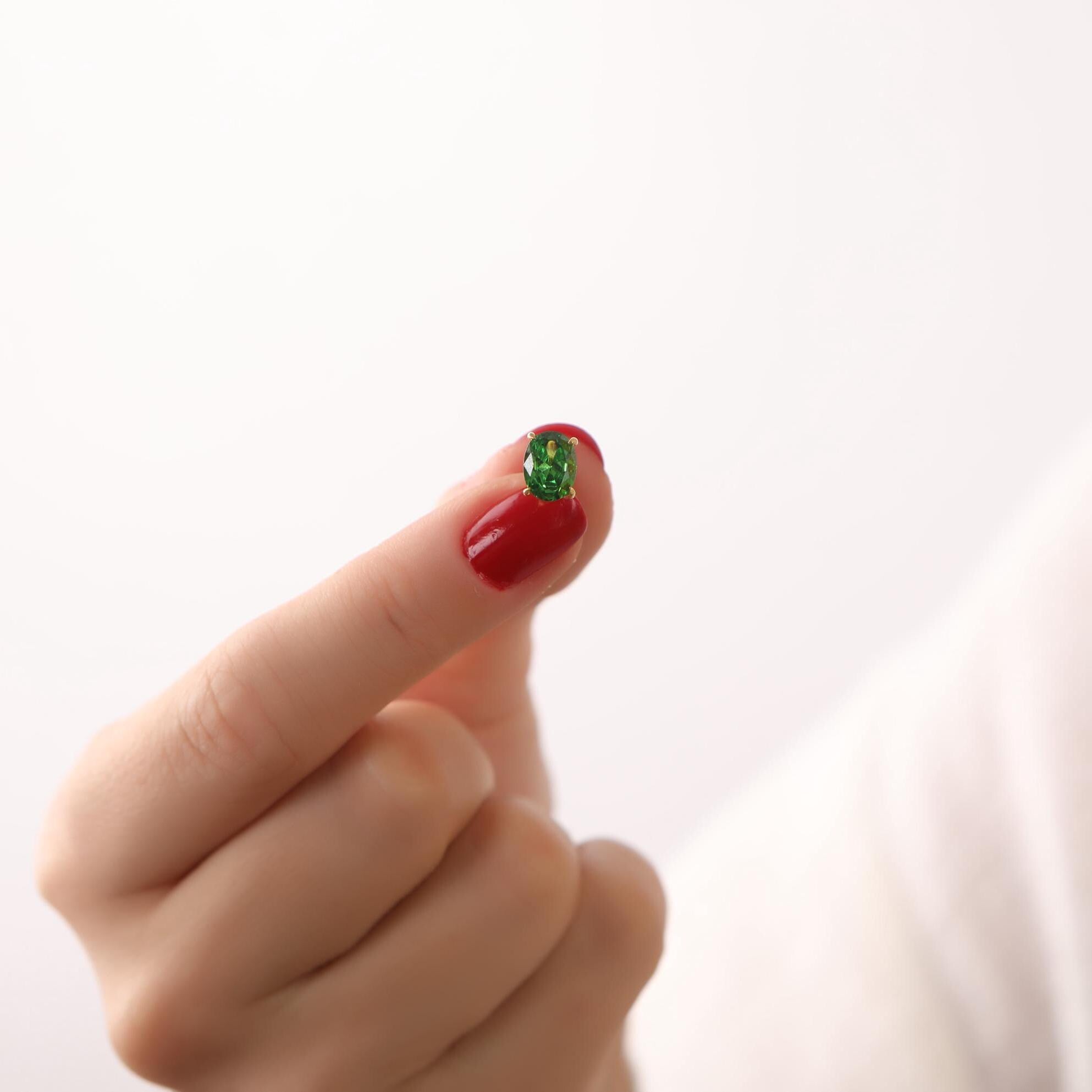 Oval cut emerald stud earrings - EternityPieces