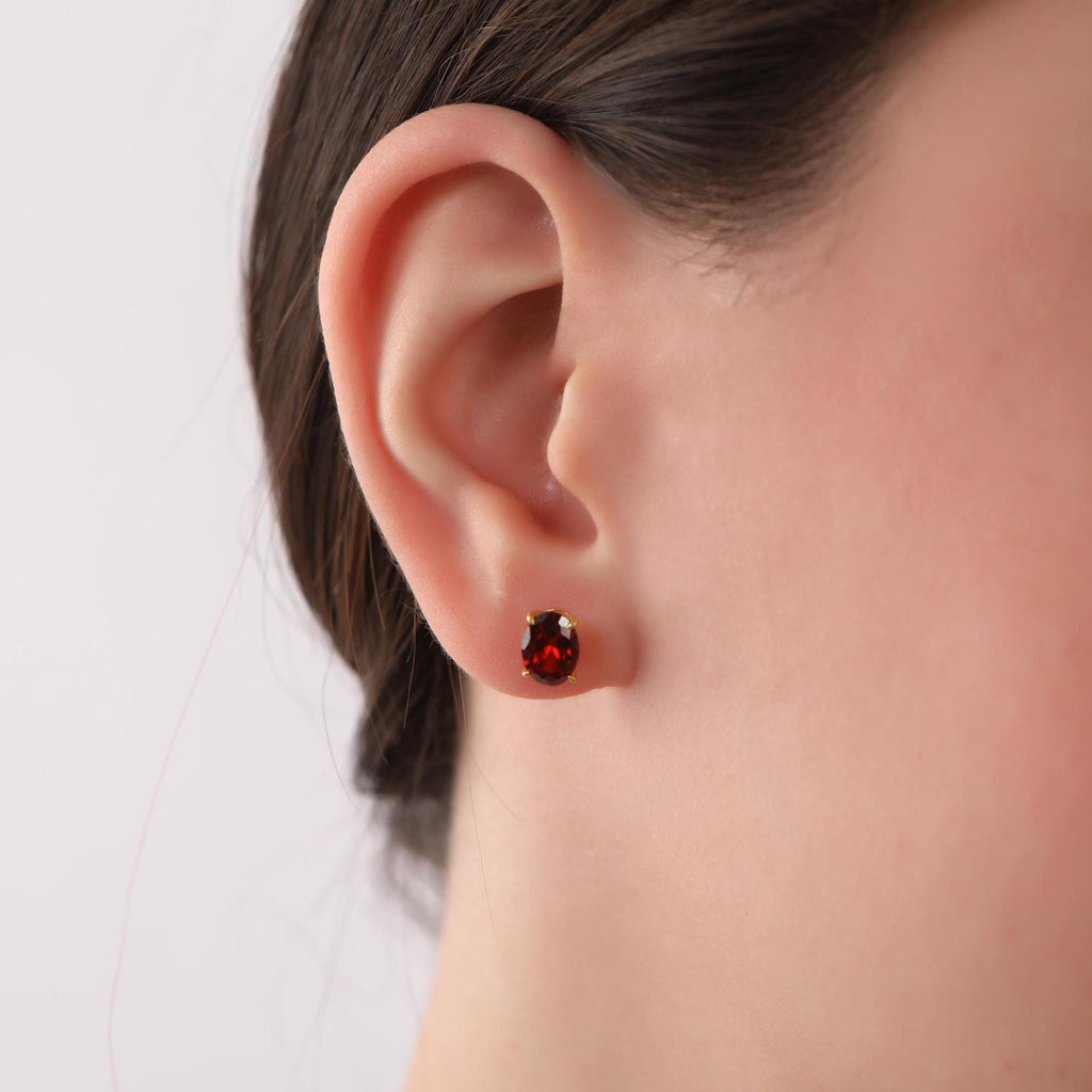 Oval cut garnet earrings studs - EternityPieces