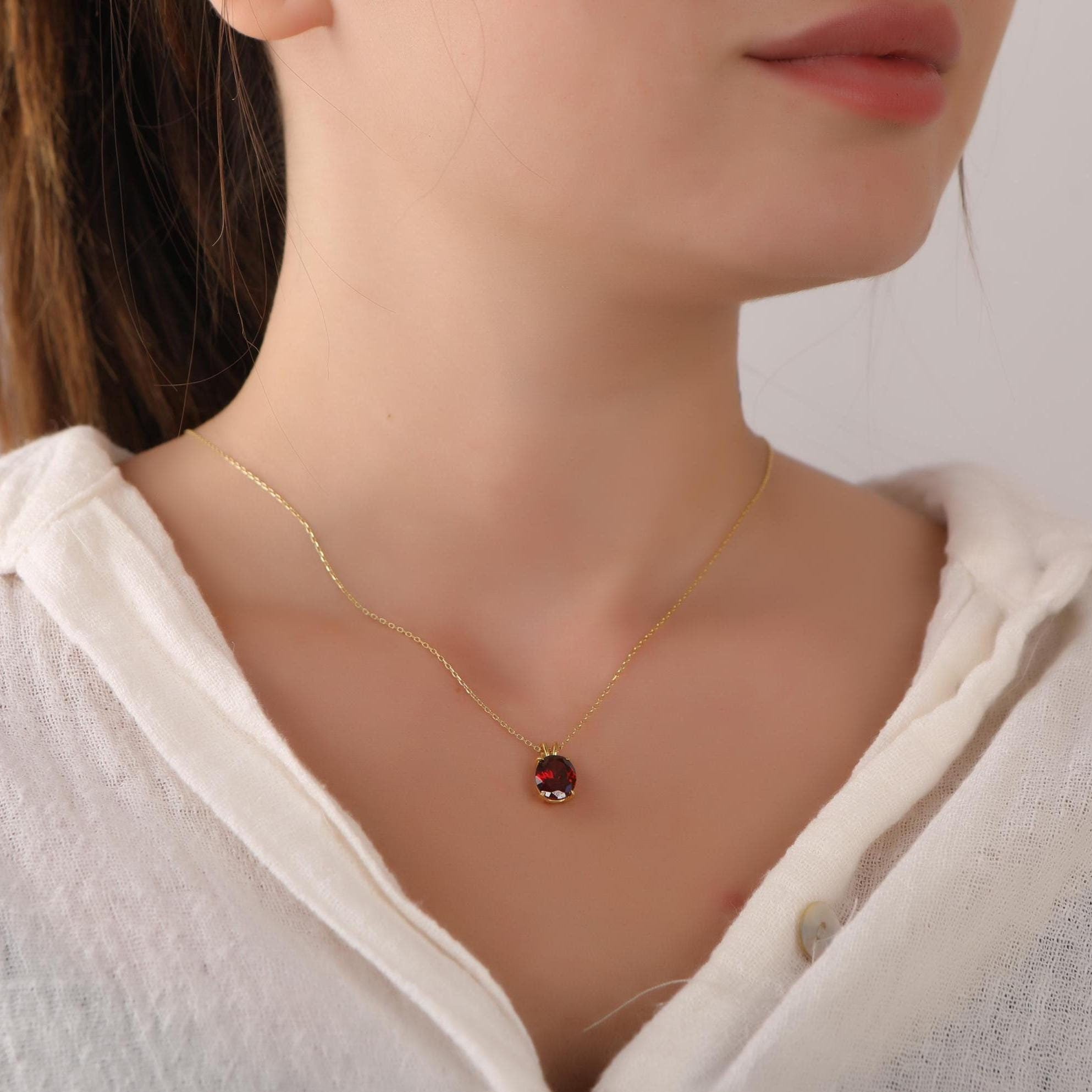 Oval cut garnet necklace - EternityPieces
