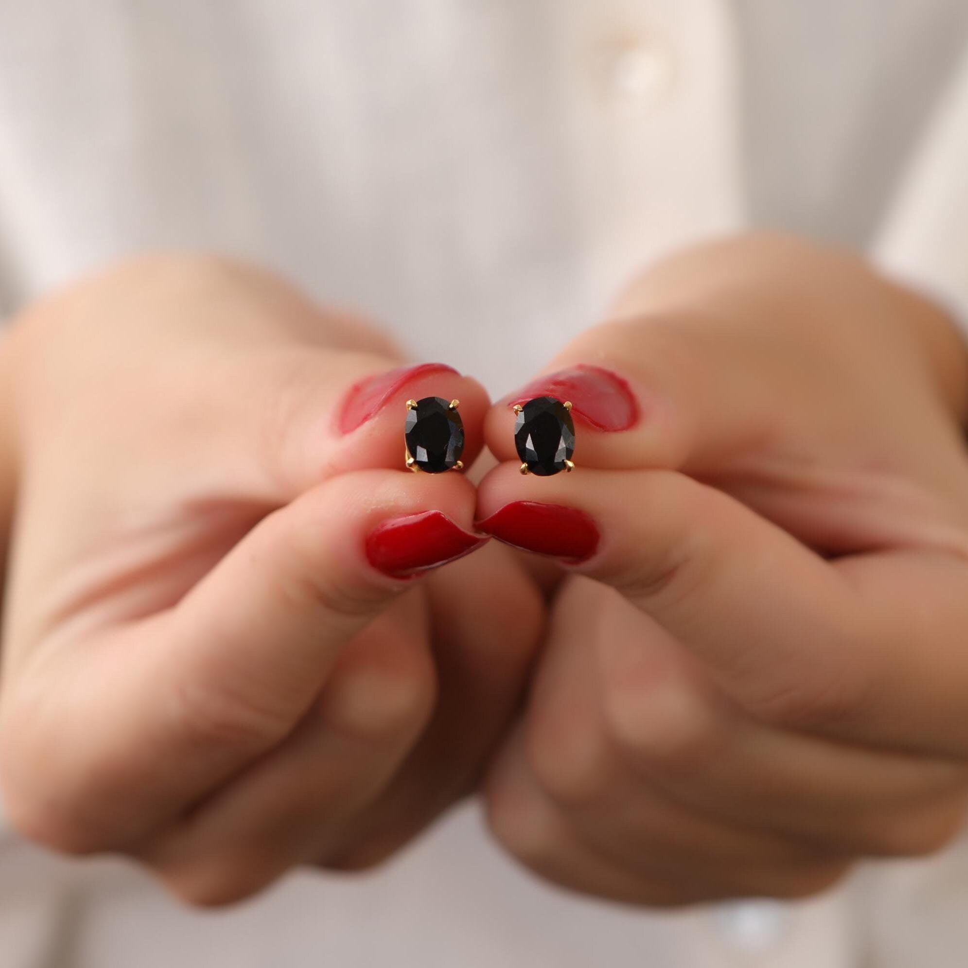 Oval cut black onyx stud earrings - EternityPieces