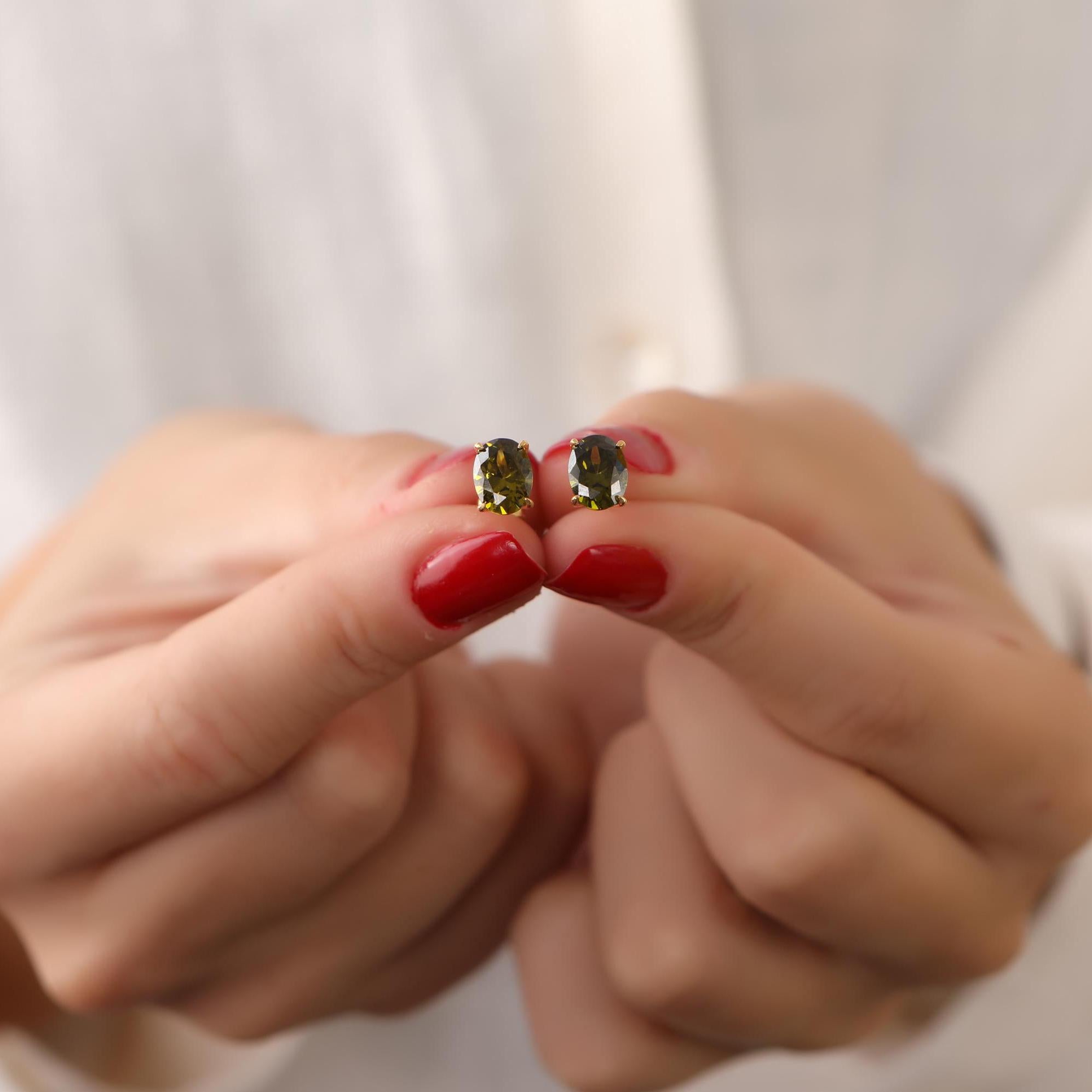 Oval peridot stud earrings - EternityPieces