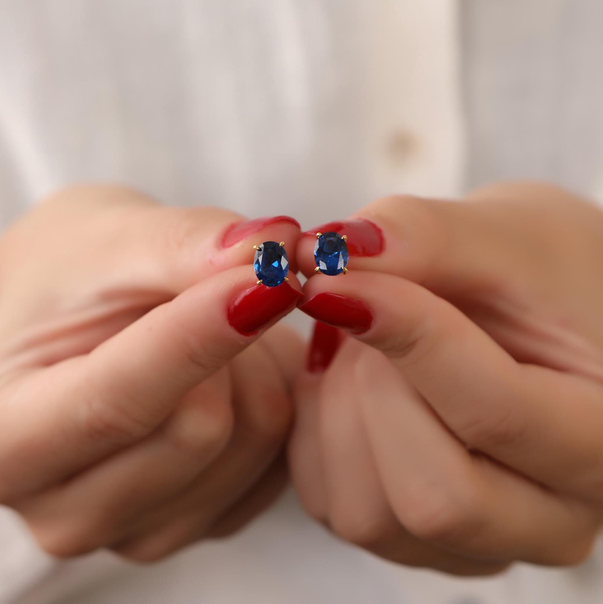 Oval cut sapphire stud earrings - EternityPieces