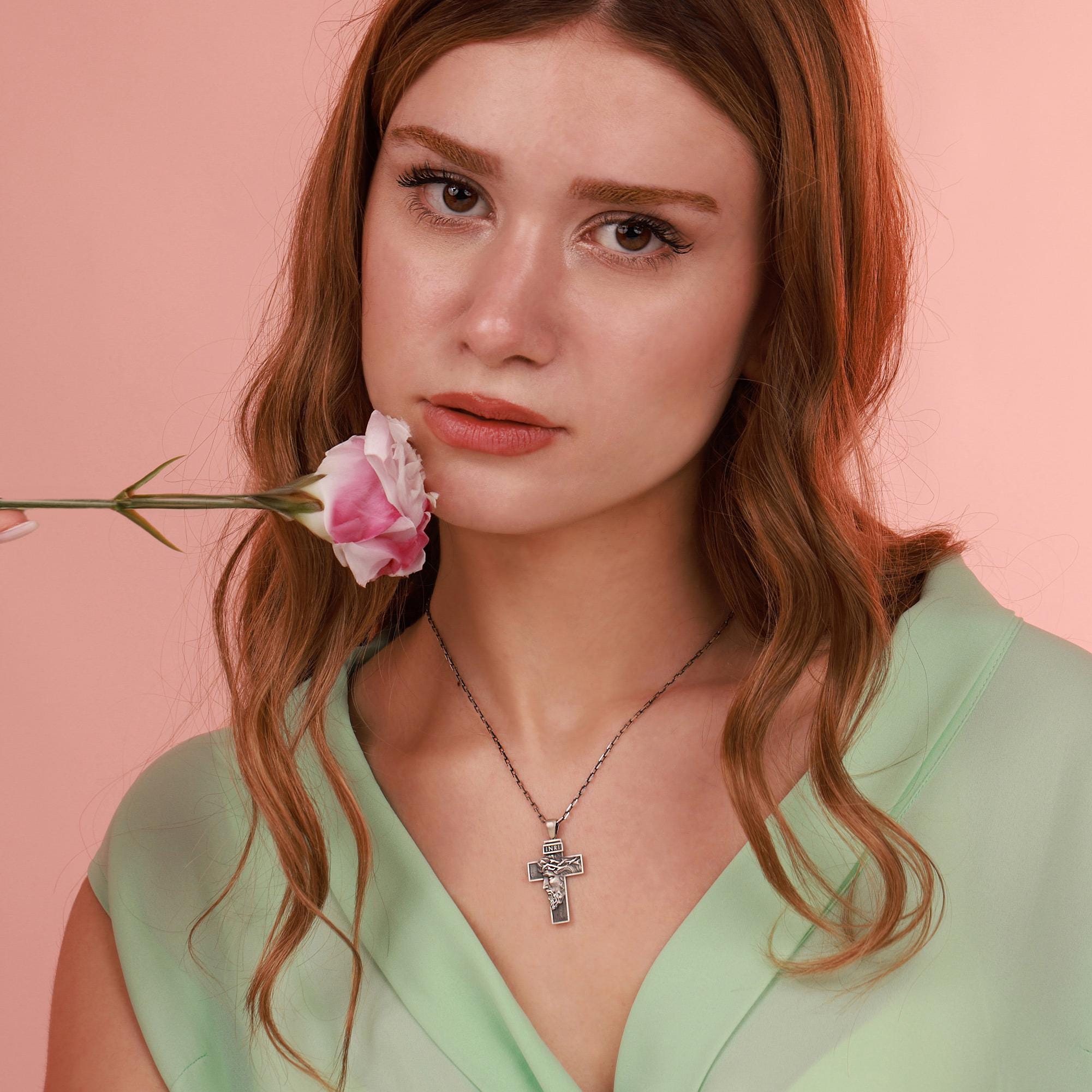 Inri cross necklace in oxidized - EternityPieces