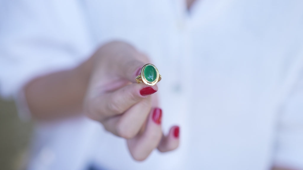 Green Agate Oval Cut Bezel Ring in 14K Gold